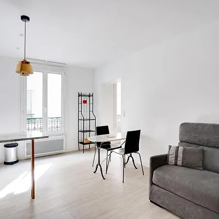 Saint Lazare Saint Augustin * باريس